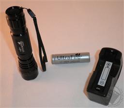 Black Single Mode UltraFire 100 Lumen Red LED Flashlight with 18650 Lithium-Ion Battery and Charger (Astronomy Flashlight),UltraFire