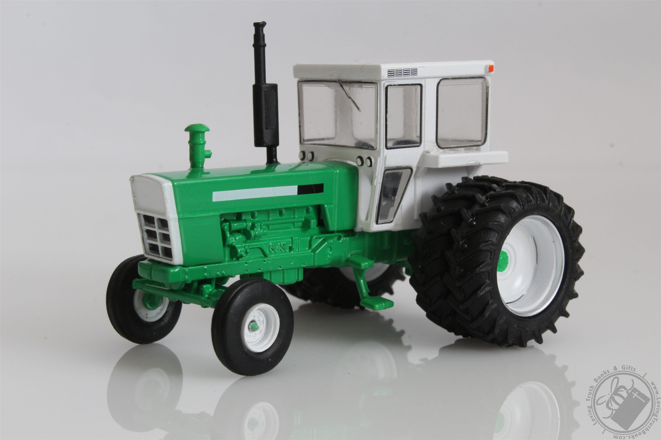 1972 Oliver 2270 Tractor w/ Cab & Dual Wheels/ Dually Diecast Model 1