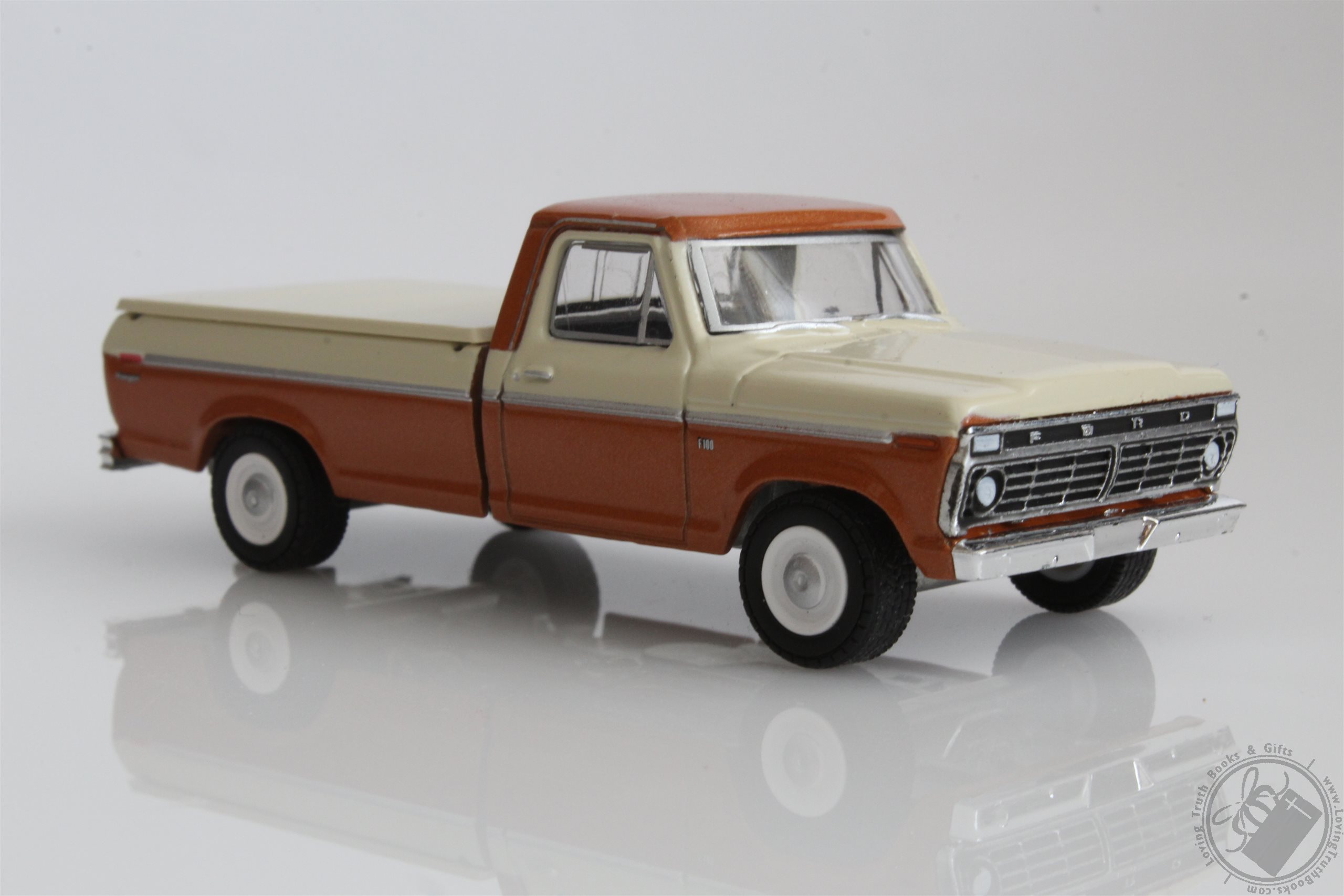 1973 Ford F100 Pickup Truck w/ Bed Cover 164 Scale Diecast Model F100