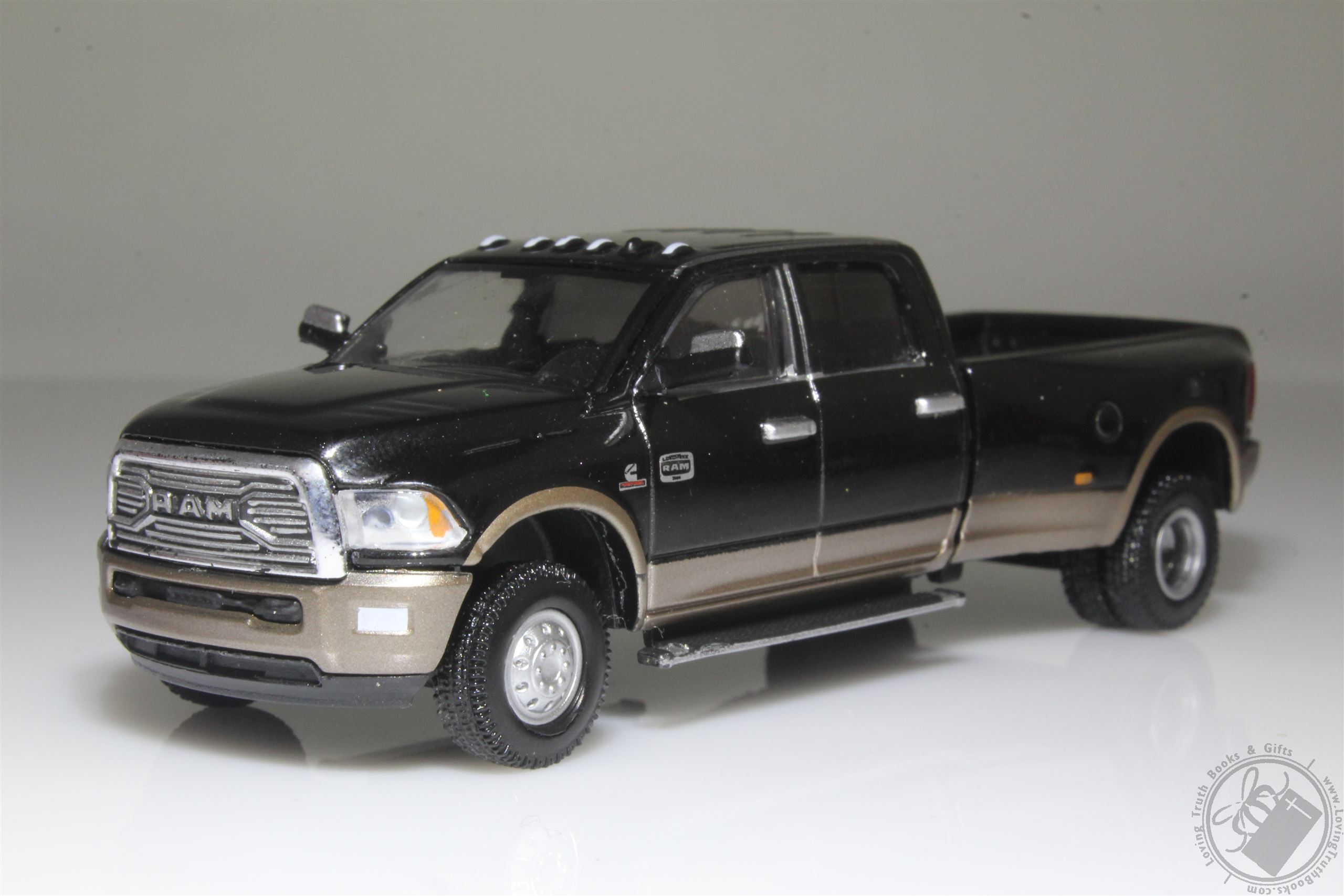 2018 RAM 3500 Laramie Longhorn Pickup Truck 1:64 Scale Diecast Model