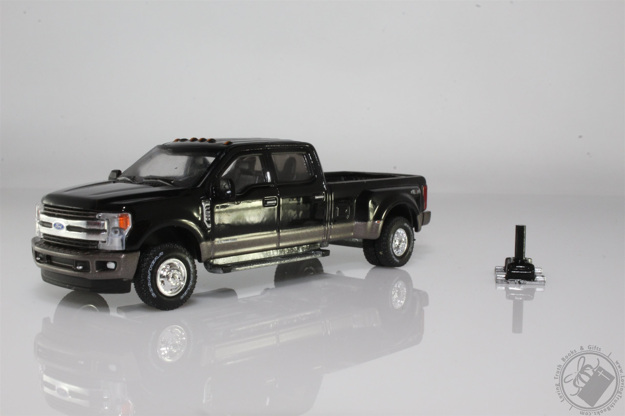 Details about   2019 Ford F-350 Dually King Ranch Pickup Truck 1:64 Scale Diecast Model Black