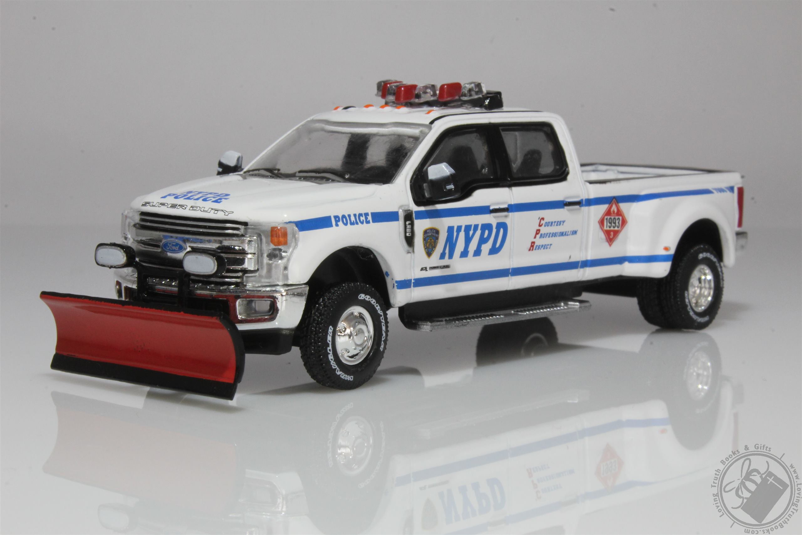 Details about   2019 Ford F-350 Dually NYPD Snow Plow Pickup Truck 1:64 Scale Diecast Model