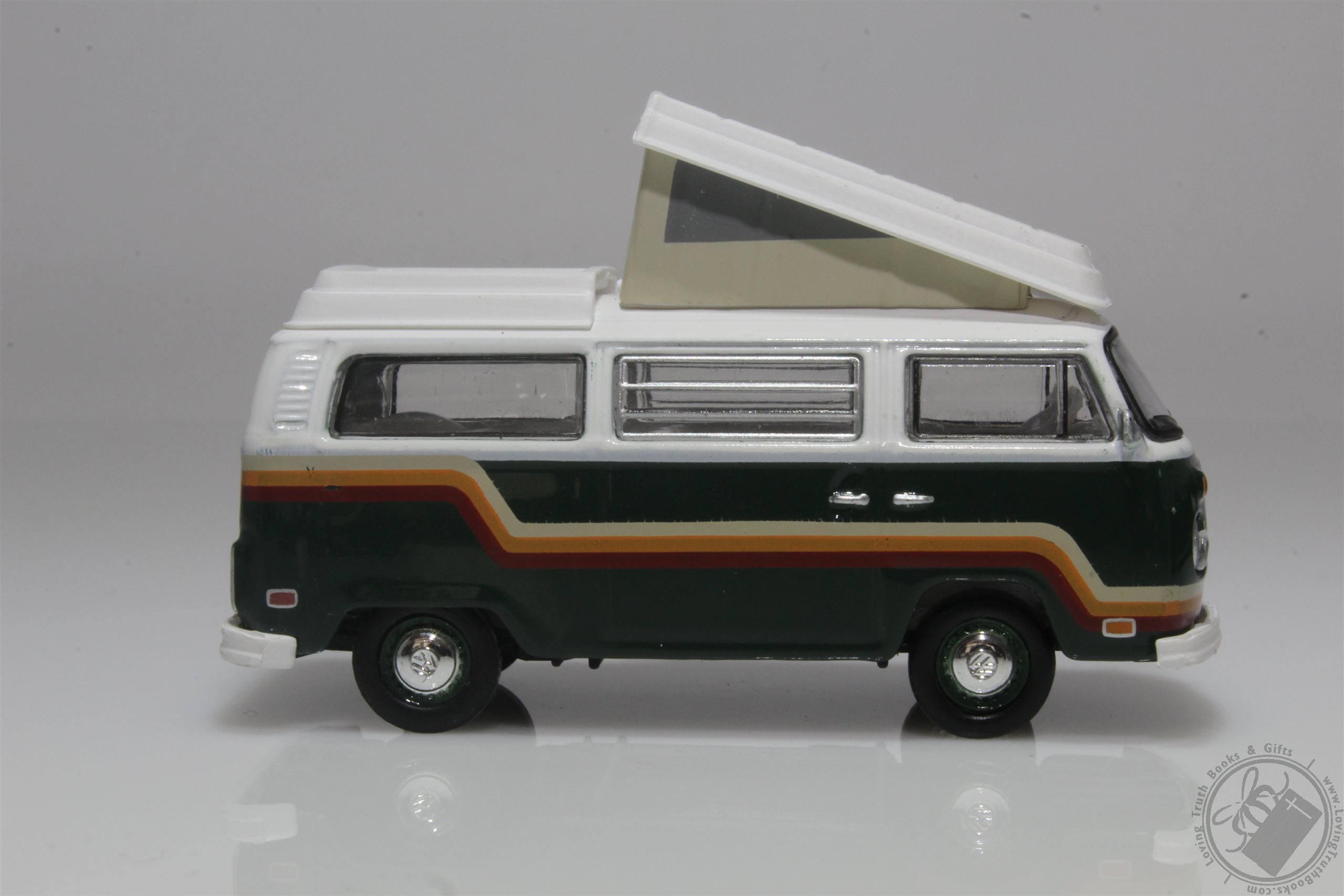 1970 Volkswagen Camper Van VW Westfalia Campmobile 164 Scale Diecast