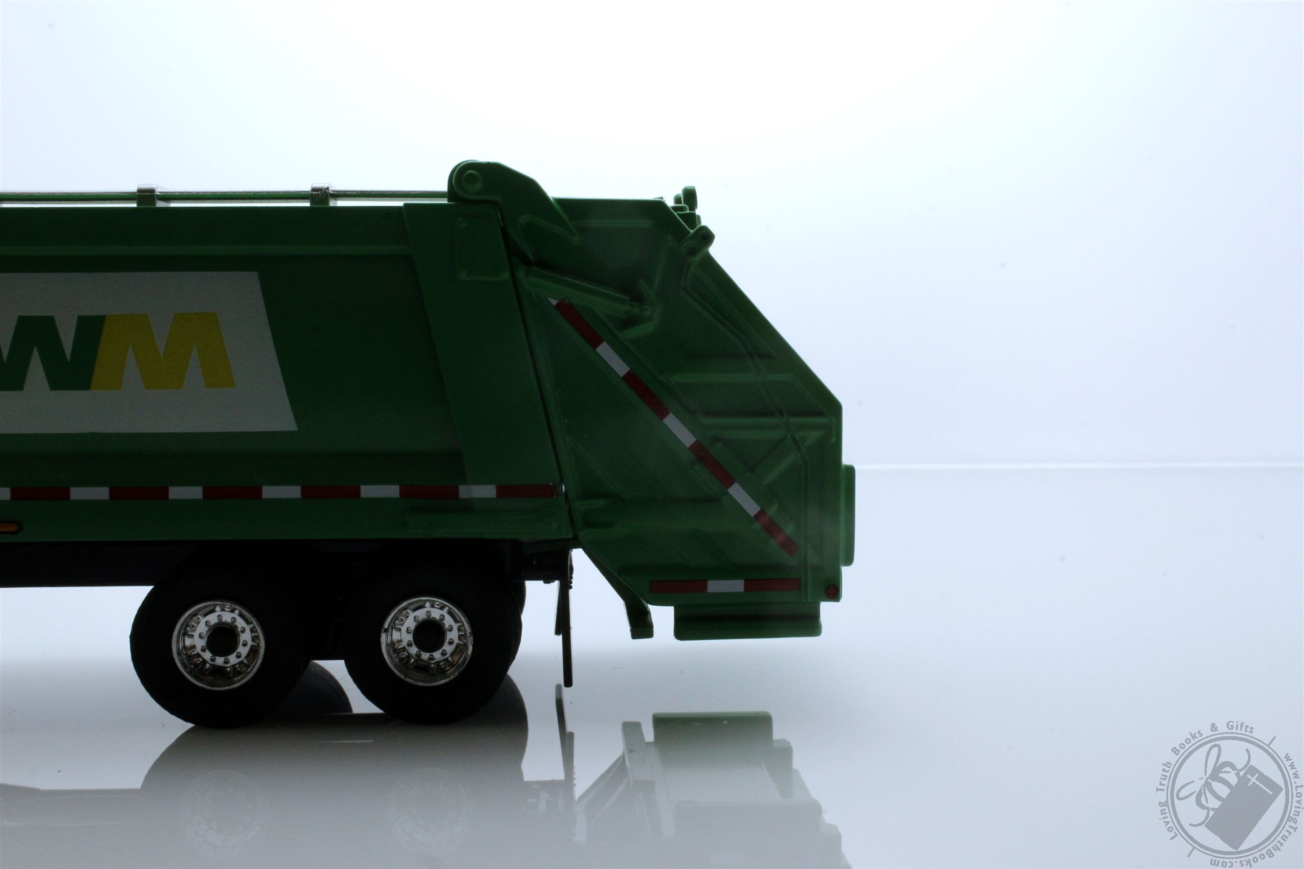 S.D. Trucks Series 14 - 2020 Mack LR Rear Loader Refuse Truck - Waste