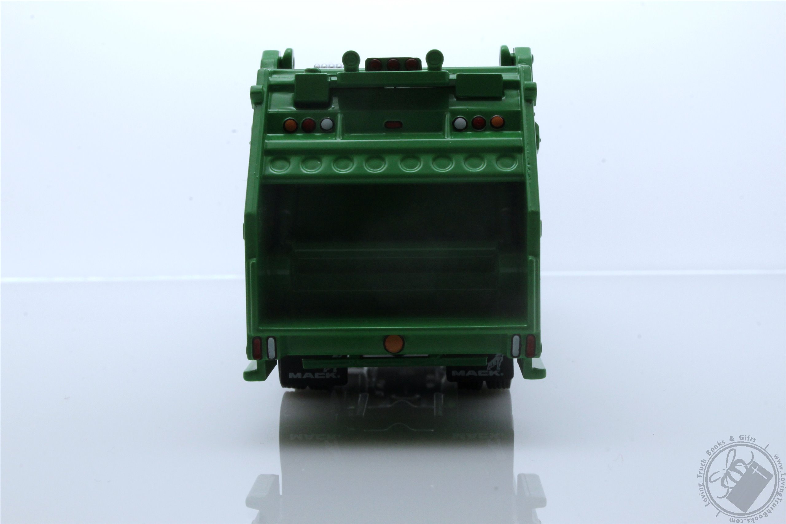 S.D. Trucks Series 14 - 2020 Mack LR Rear Loader Refuse Truck - Waste