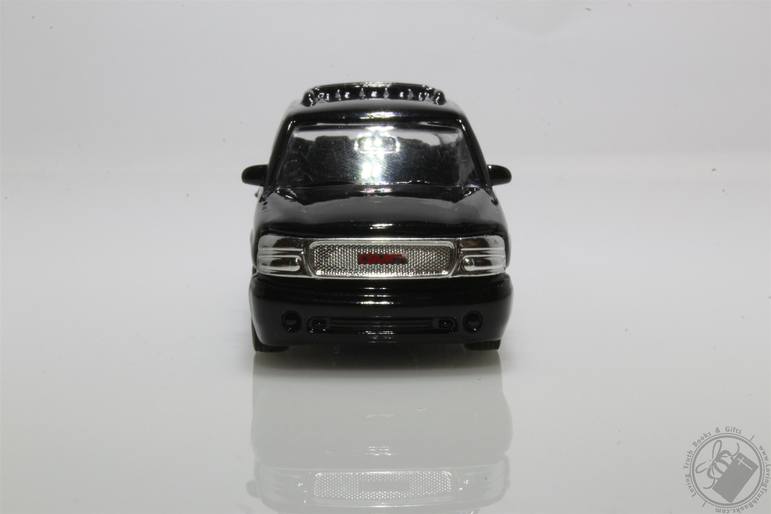 2001 GMC Yukon Denali SUV 1:60 Scale Diecast Model (Black