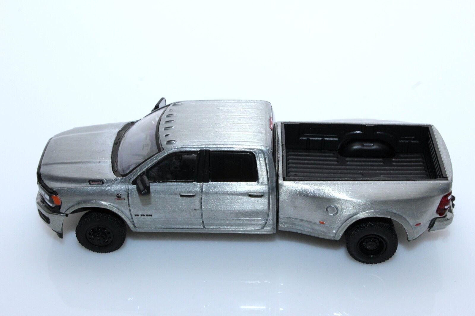 Greenlight 1/64 2021 Dodge Ram Dually Pick-up Truck Limited Night Edition  51472