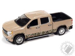 PREORDER Auto World - Big Country Collectibles - 2023 Release 1 - Mossy Oak 2019 Chevy Silverado High Country in Camo Tan Mossy Oak Rocker Graphic (AVAILABLE JUN-JUL 2023),Auto World