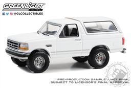 PREORDER 1993 Ford Bronco XLT - Oxford White (Hobby Exclusive) (AVAILABLE JUL-AUG 2023),Greenlight Collectibles
